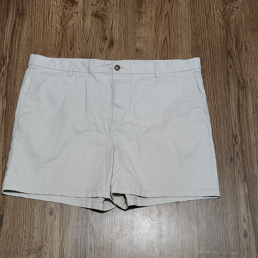 Old Navy Men's White Flat-Front Casual Shorts